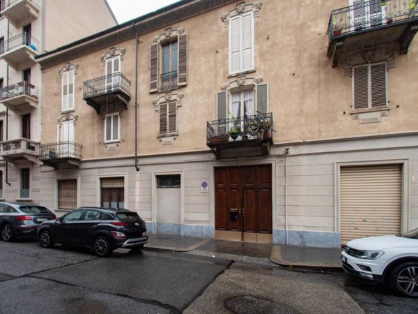 appartamento in vendita a Torino in zona Cenisia