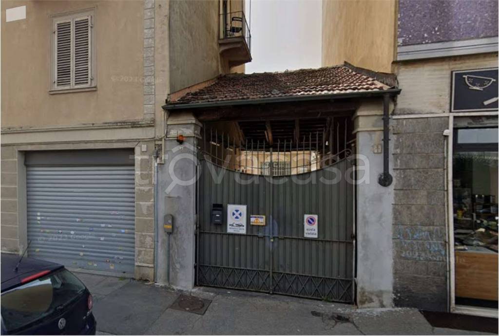 locale commerciale in vendita a Torino in zona Millefonti