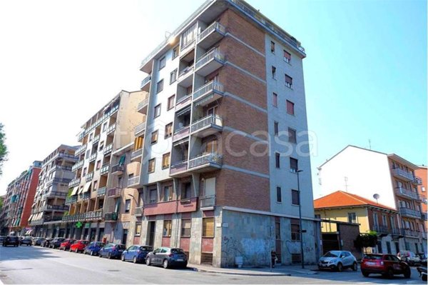 negozio in vendita a Torino in zona Borgata Vittoria