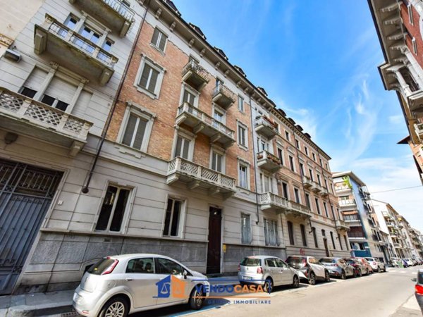 appartamento in vendita a Torino in zona Cit Turin