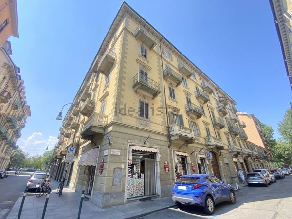 appartamento in vendita a Torino in zona Crocetta
