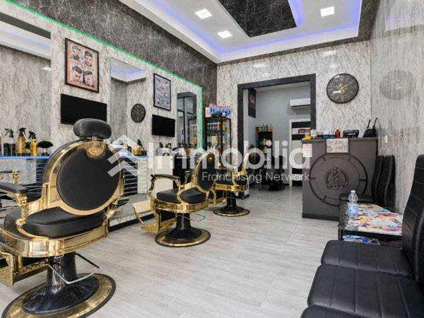 negozio in vendita a Torino in zona Borgo San Paolo