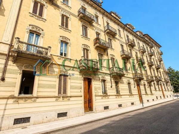 appartamento in vendita a Torino in zona Crocetta