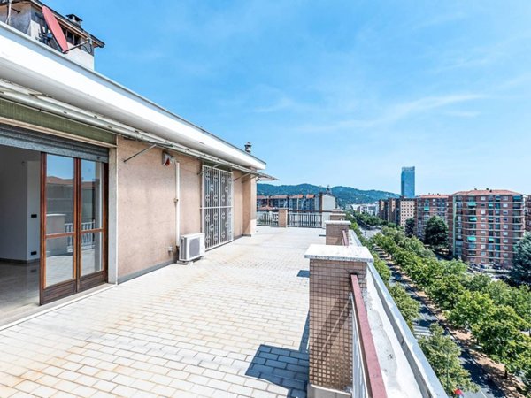 appartamento in vendita a Torino in zona Lingotto