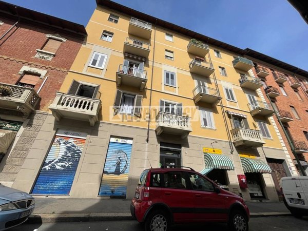 locale commerciale in vendita a Torino in zona Campidoglio
