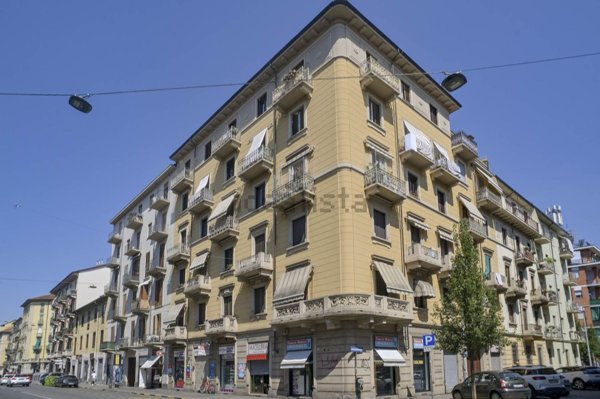 locale commerciale in vendita a Torino in zona Barriera di Milano
