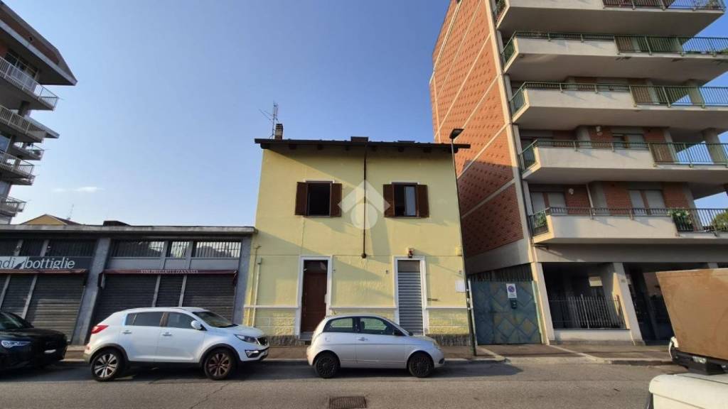 negozio in vendita a Torino in zona Pozzo Strada
