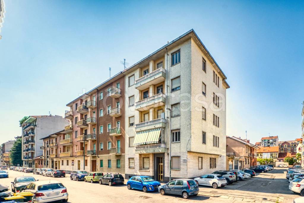 appartamento in vendita a Torino in zona Lucento