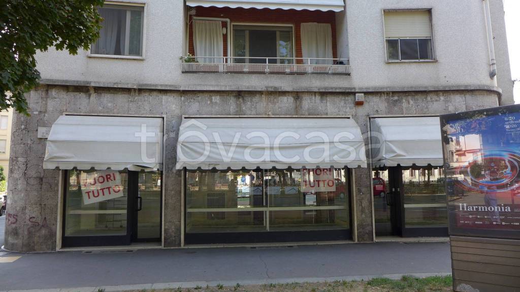 negozio in vendita a Torino in zona Borgo San Paolo