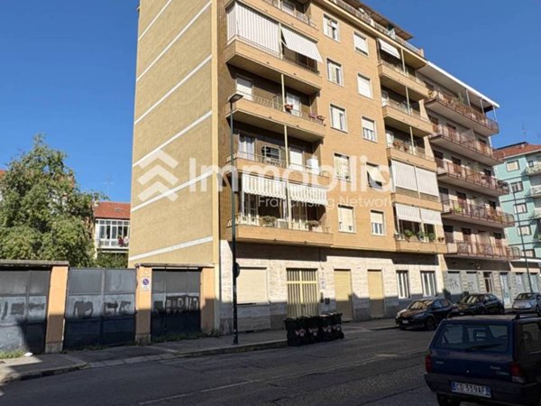 appartamento in vendita a Torino in zona Cenisia