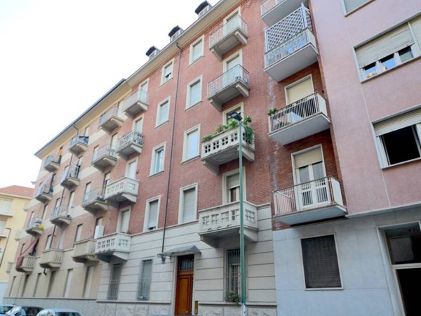 appartamento in vendita a Torino in zona Cenisia