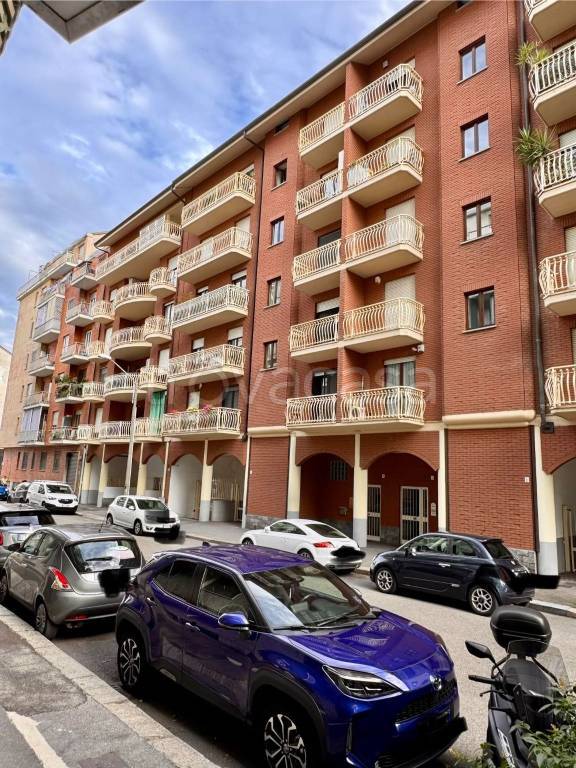 appartamento in vendita a Torino in zona Lingotto