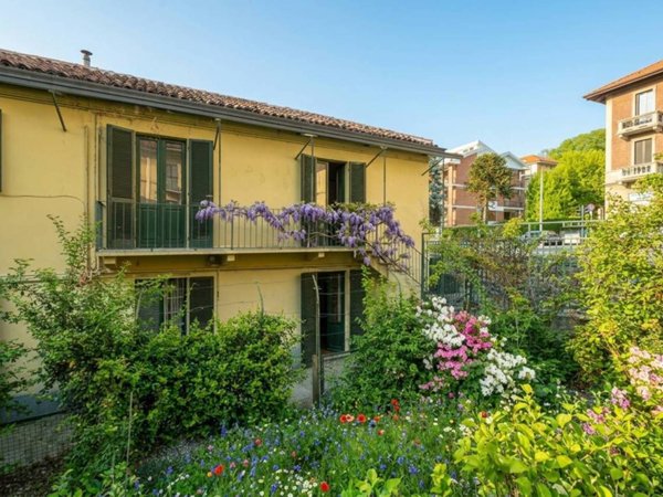 casa indipendente in vendita a Torino in zona Cavoretto