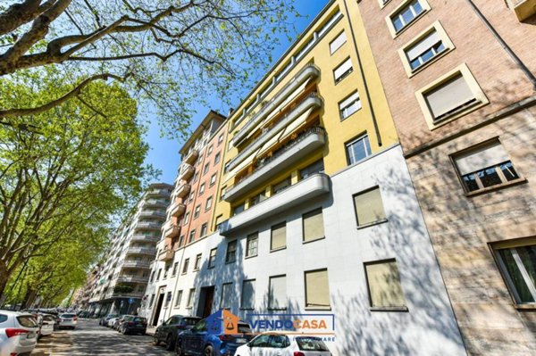 ufficio in vendita a Torino in zona Crocetta