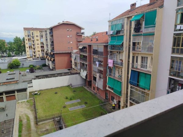 appartamento in vendita a Torino in zona Borgata Vittoria