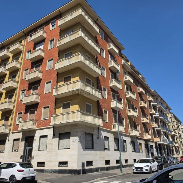 appartamento in vendita a Torino in zona Borgata Vittoria