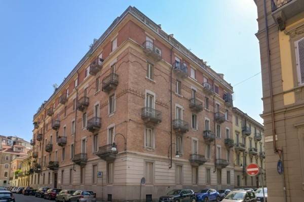 appartamento in vendita a Torino in zona Cit Turin