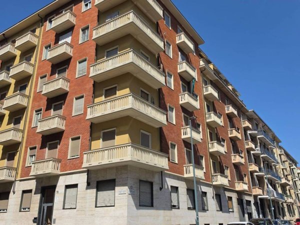 appartamento in vendita a Torino in zona Borgata Vittoria