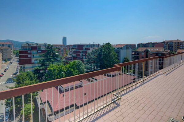 appartamento in vendita a Torino in zona Lingotto