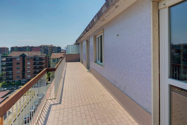 appartamento in vendita a Torino in zona Lingotto