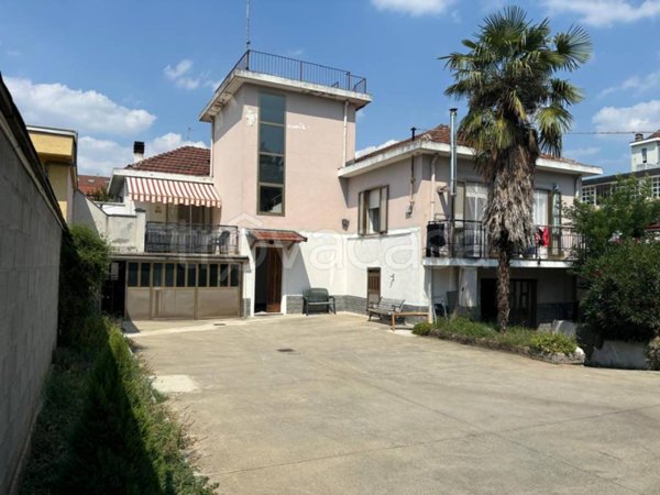 casa indipendente in vendita a Torino in zona Mirafiori Sud
