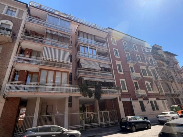 appartamento in vendita a Torino in zona Cit Turin