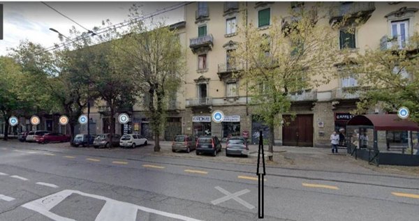 locale commerciale in vendita a Torino in zona Vanchiglia