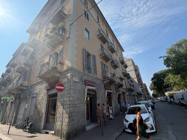 negozio in vendita a Torino in zona Campidoglio