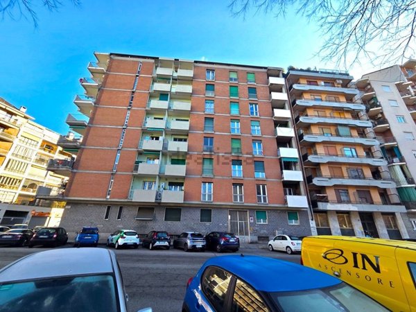 appartamento in vendita a Torino in zona Santa Rita