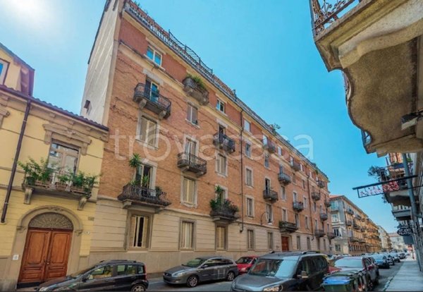 appartamento in vendita a Torino in zona Cit Turin
