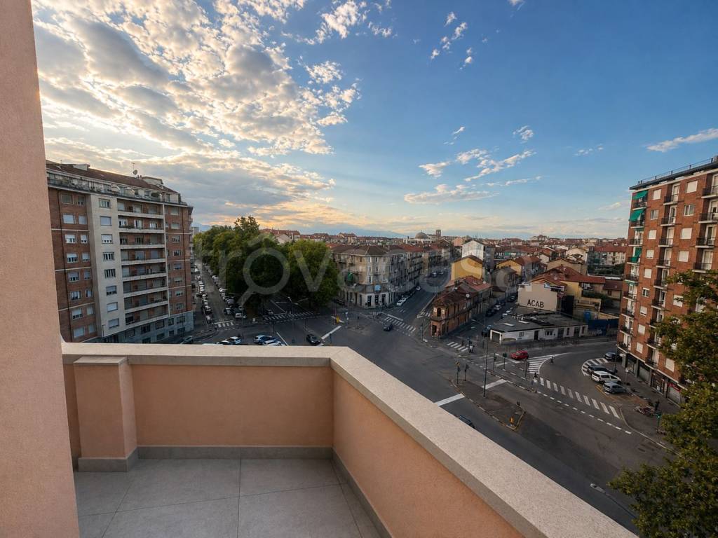 appartamento in vendita a Torino in zona Aurora