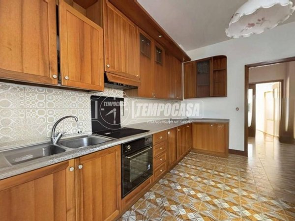 appartamento in vendita a Torino in zona Lingotto