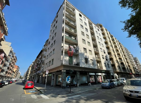 locale commerciale in vendita a Torino in zona Santa Rita