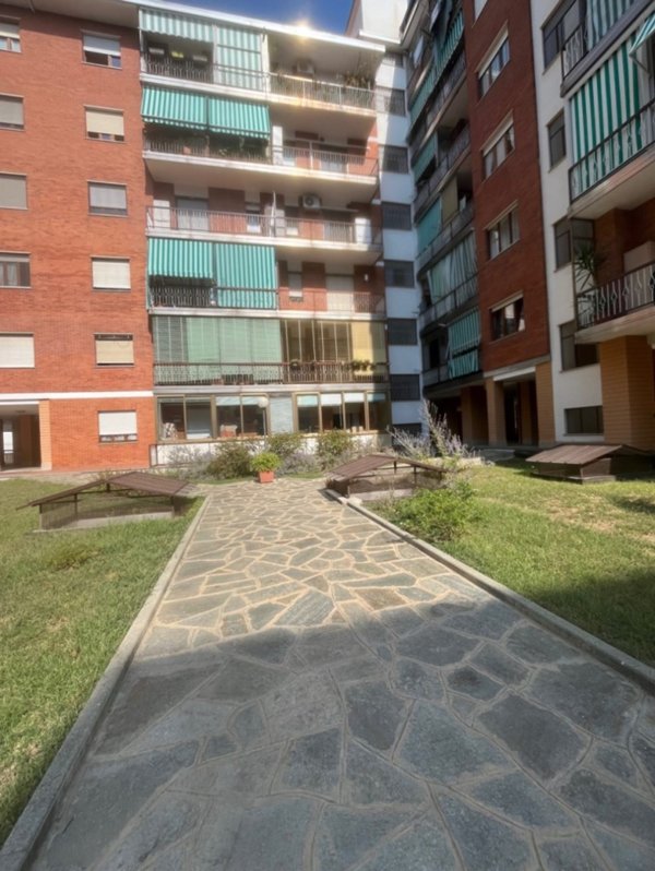 appartamento in vendita a Torino in zona Regio Parco