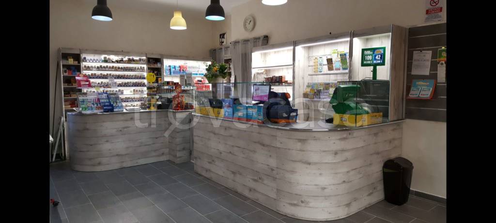 negozio in vendita a Torino in zona Cenisia