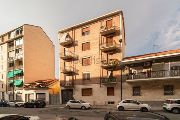 appartamento in vendita a Torino in zona Lingotto