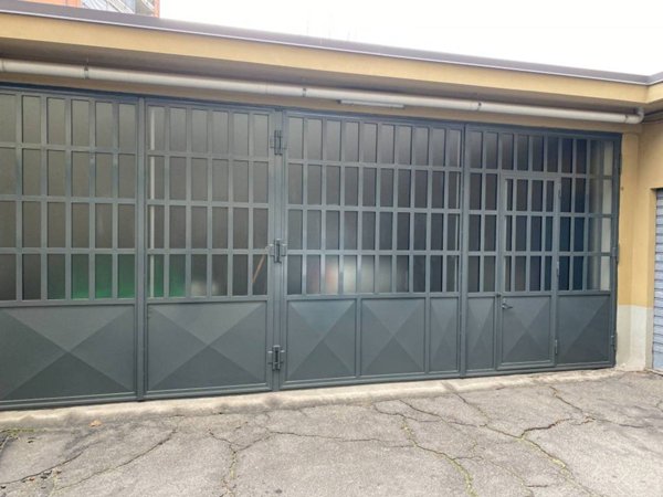 box auto in vendita a Torino in zona Mirafiori Nord