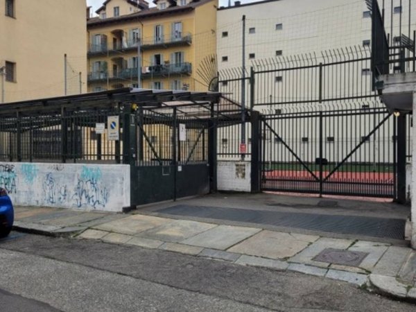 box auto in vendita a Torino in zona San Salvario