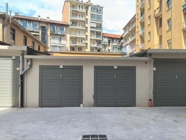 box auto in vendita a Torino in zona Cit Turin