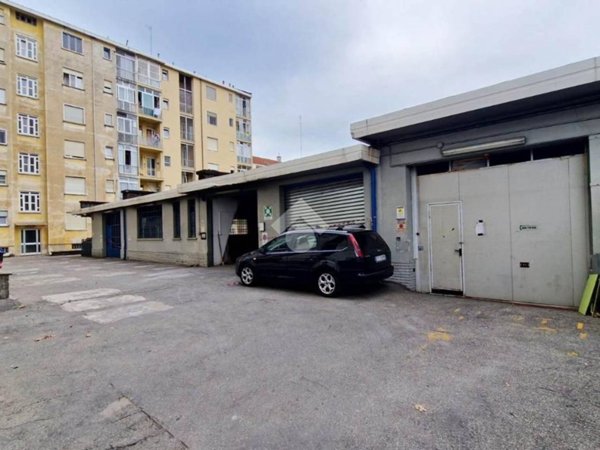 box auto in vendita a Torino in zona Mirafiori Nord
