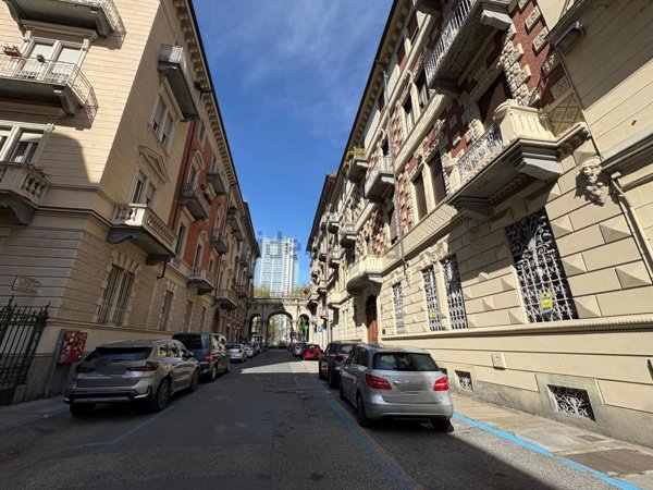 box auto in vendita a Torino in zona Centro Storico