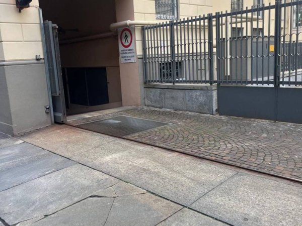 box auto in vendita a Torino in zona Centro Storico