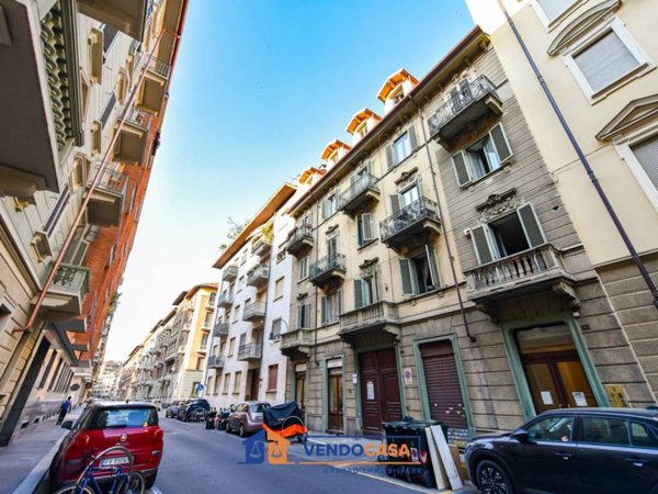 appartamento in vendita a Torino in zona Cit Turin