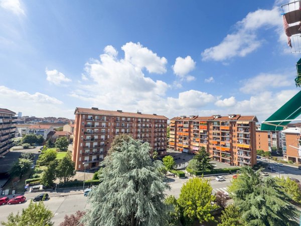 appartamento in vendita a Torino in zona Lucento