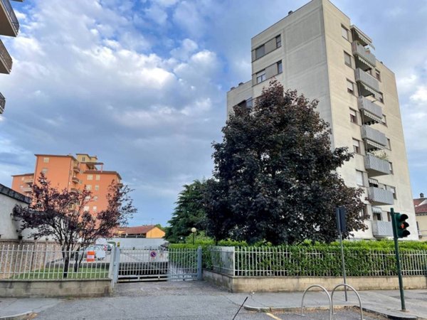 box auto in vendita a Torino in zona Lingotto