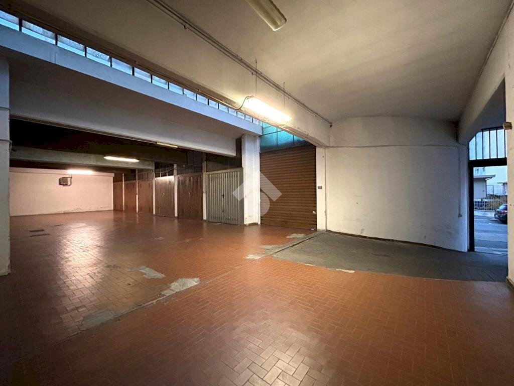 box auto in vendita a Torino in zona Lingotto