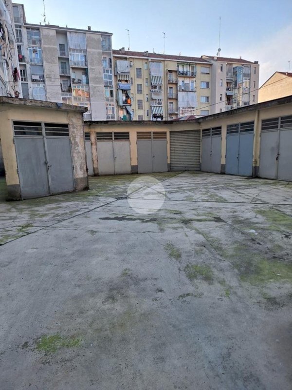 box auto in vendita a Torino in zona Borgata Vittoria