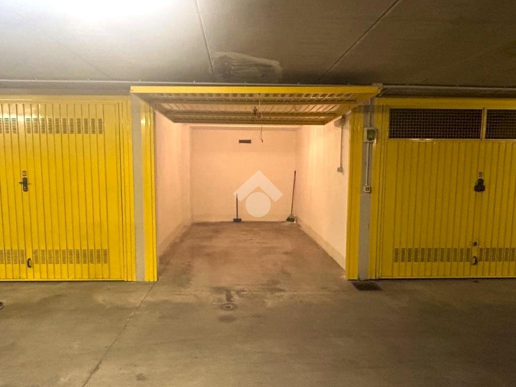box auto in vendita a Torino in zona Lingotto