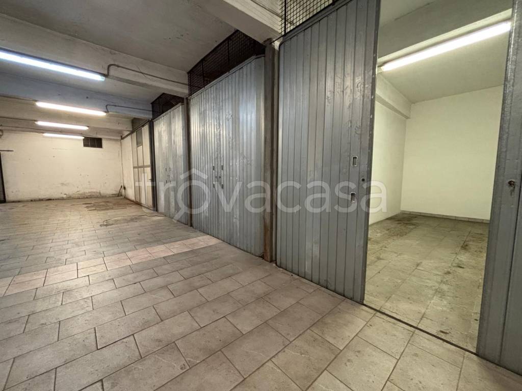 box auto in vendita a Torino in zona Lingotto