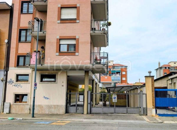 box auto in vendita a Torino in zona Parella